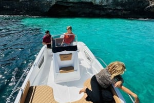 Excursion en bateau privé au coucher du soleil dans la réserve marine de Majorque