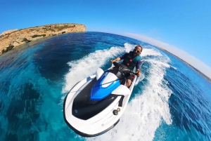 Malta: 1 uur jetski huren (geen rijbewijs nodig)