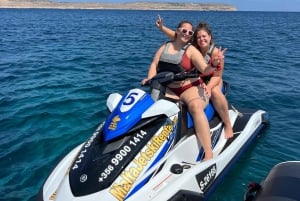 Malta: 1 uur jetski huren (geen rijbewijs nodig)