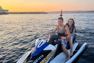 Malta: 1 uur jetski huren (geen rijbewijs nodig)
