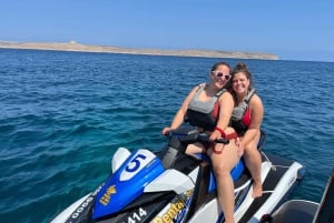 Malta: 1 uur jetski huren (geen rijbewijs nodig)