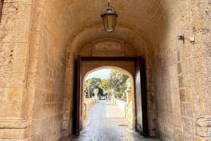 Between Walls and Stories: Pearls of Mdina and Rabat TOUR IN PORTUGUESE