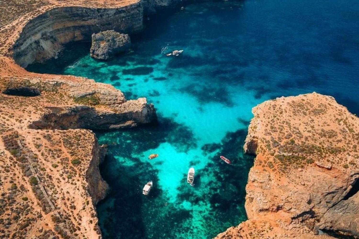 Lagoa Azul: incrível passeio de barco por Comino e Gozo
