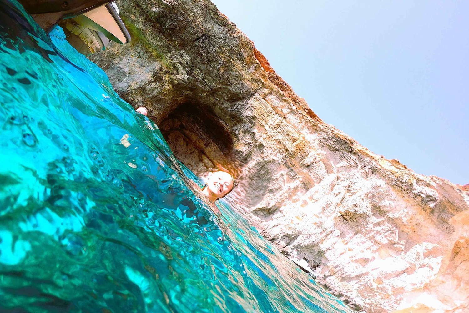 Privat båttur i Den blå lagune, Krystallagunen og Comino-grottene