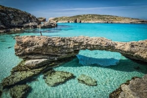 De Sliema ou Bugibba: balsa de ida e volta para a Lagoa Azul de Comino