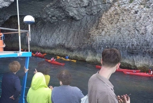 コミノ島：洞窟観光とシュノーケリング
