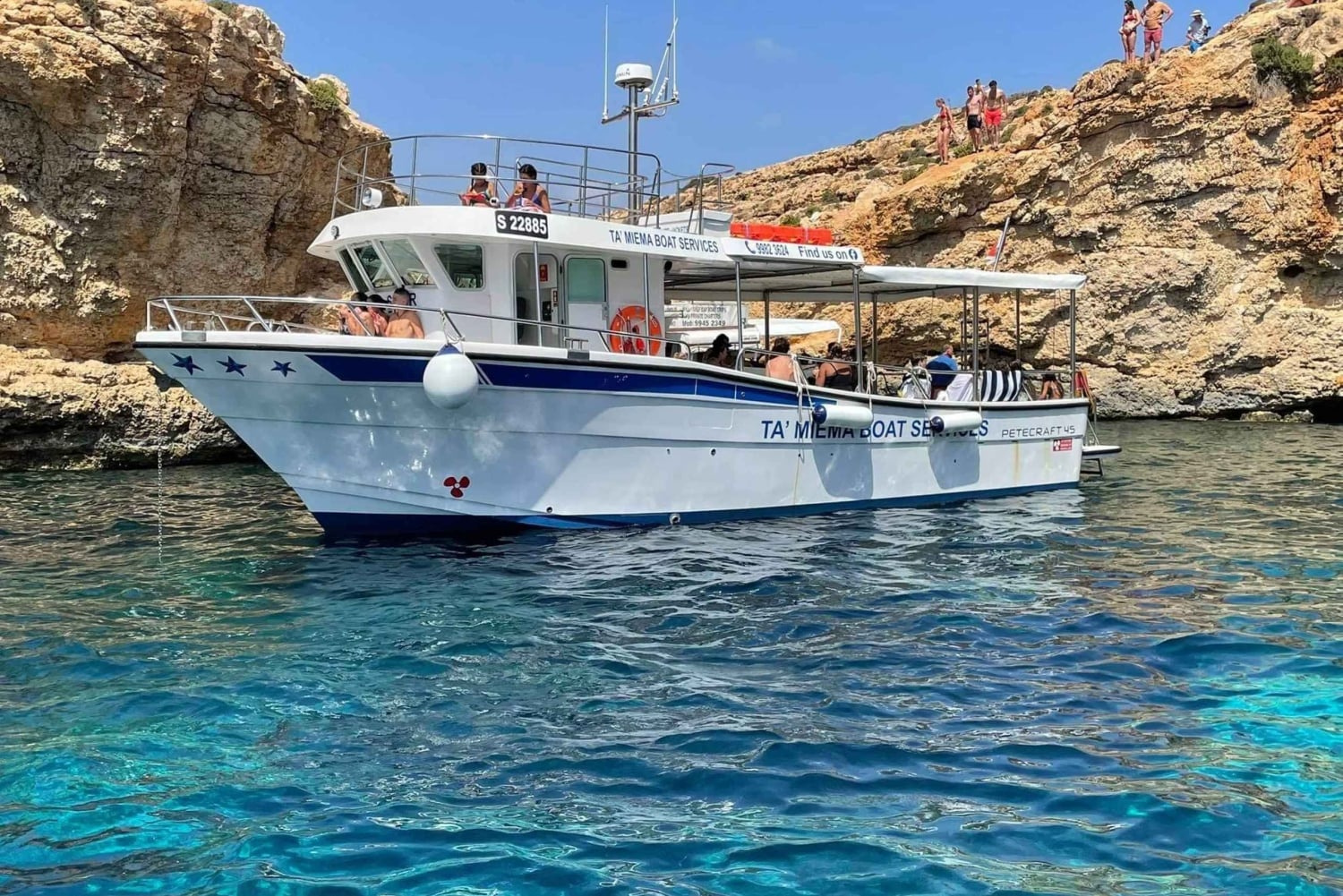 Comino: Private båtturer, svømmestopp og grotteturer