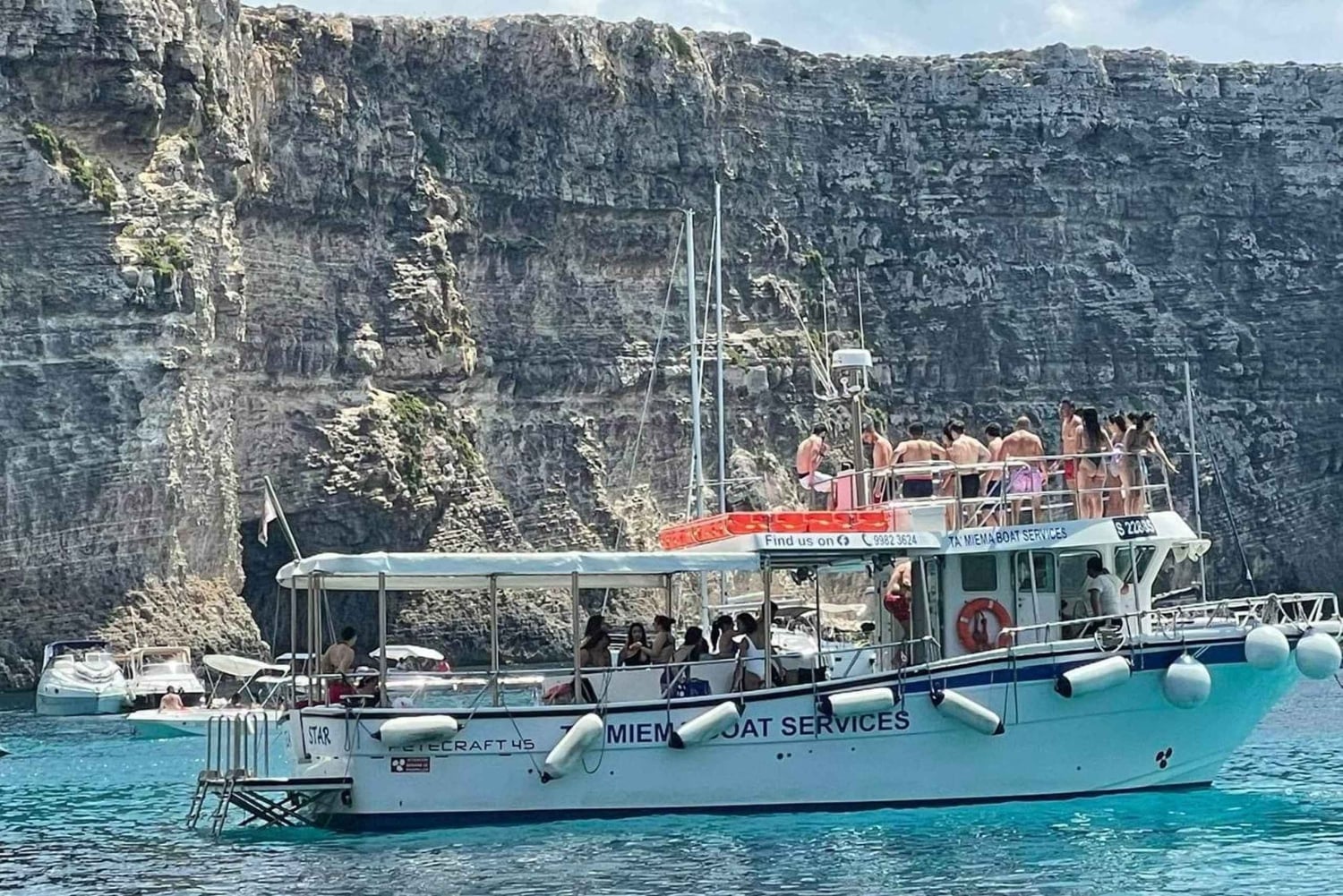 Comino: Private båtturer, svømmestopp og grotteturer