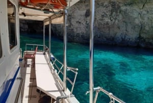 コミノ島：プライベートボートツアー、スイミングストップ、洞窟ツアー