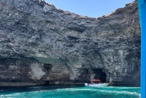 Comino: prywatny czarter do Kryształowej i Błękitnej Laguny oraz jaskiń