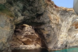 Comino: prywatny czarter do Kryształowej i Błękitnej Laguny oraz jaskiń