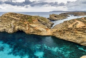 Grotte marine di Comino in motoscafo e biglietto per il bus Hop-On/Off Gozo