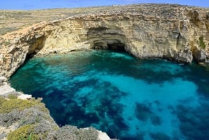 Grotte marine di Comino in motoscafo e biglietto per il bus Hop-On/Off Gozo