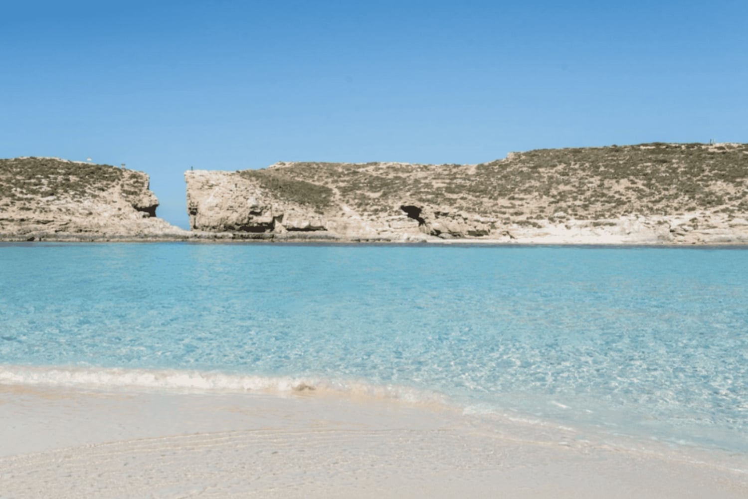 أفضل ما في كومينو في لمح البصر: جولة بالقارب في الكهوف والخلجان والشواطئ