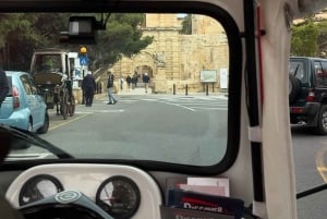 トゥクトゥクでマルタをDiscover：半日ツアー