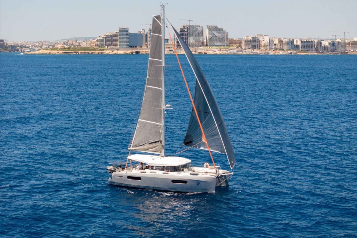 Eksklusiv katamarancharter