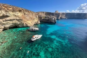 Von Gozo aus: Rund um Comino, Blaue Lagune, Kristalllagune und Höhlen