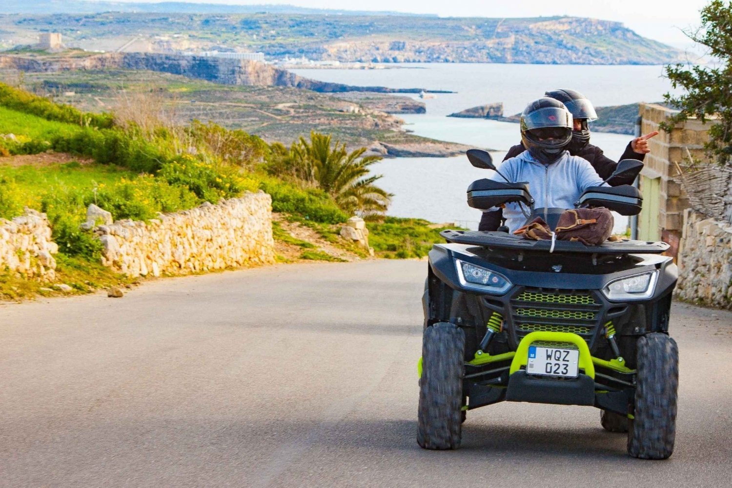 Fra Malta: Heldagstur med firehjuling på Gozo med lunsj og båt