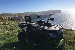 Vanuit Gozo dagvullende tour op een quad met lunch en boot