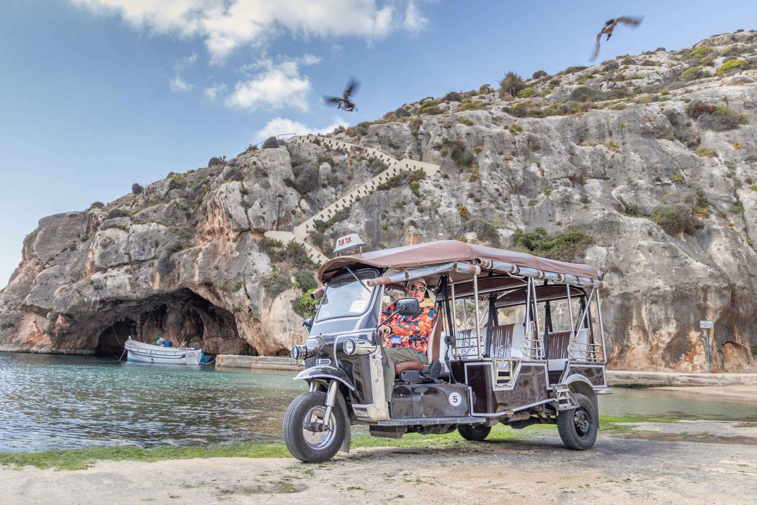 A partir de Malta: Excursão de Tuk-Tuk em Gozo com Mini Cruzeiro em Comino