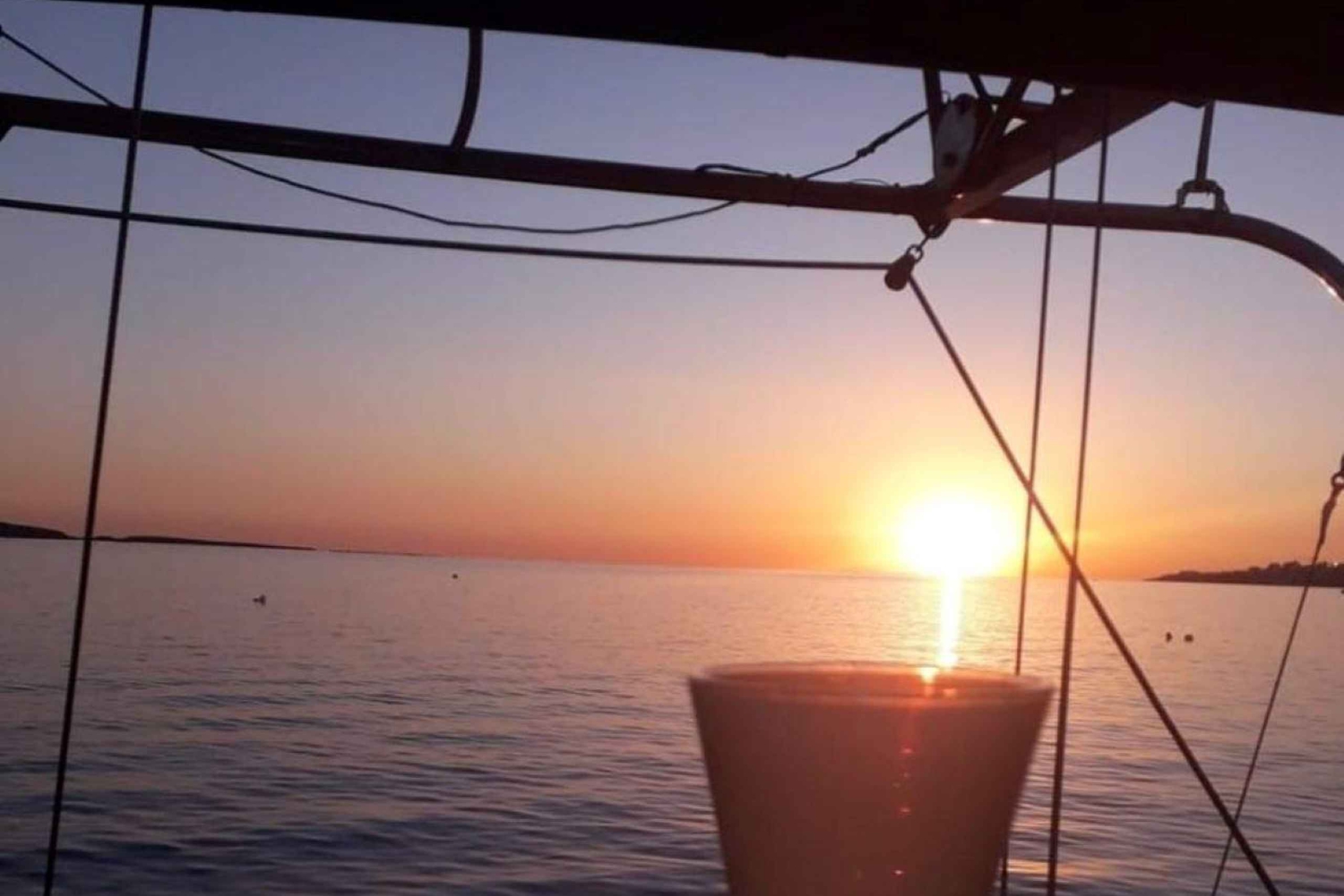 Dalla baia di Mellieha, Malta: crociera al tramonto alla Laguna Blu