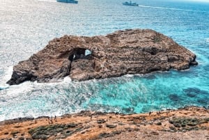 From Sliema: Comino & Blue Lagoon tour with Boat Ride