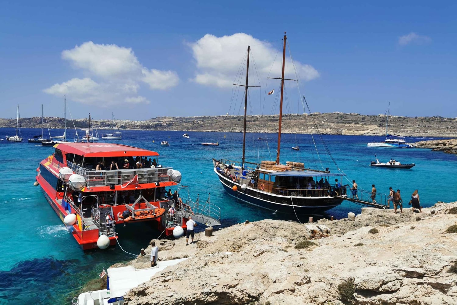 From Sliema or Bugibba: Comino Blue Lagoon Round Trip Ferry
