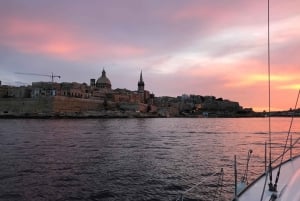 Fra Valletta: Romantisk solnedgangscruise på seilbåt