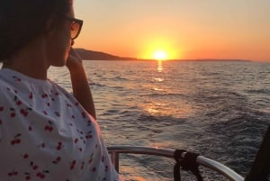 Fra Valletta: Romantisk solnedgangscruise på seilbåt