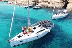 Vanuit Valletta: Romantische boottocht bij zonsondergang op een zeiljacht