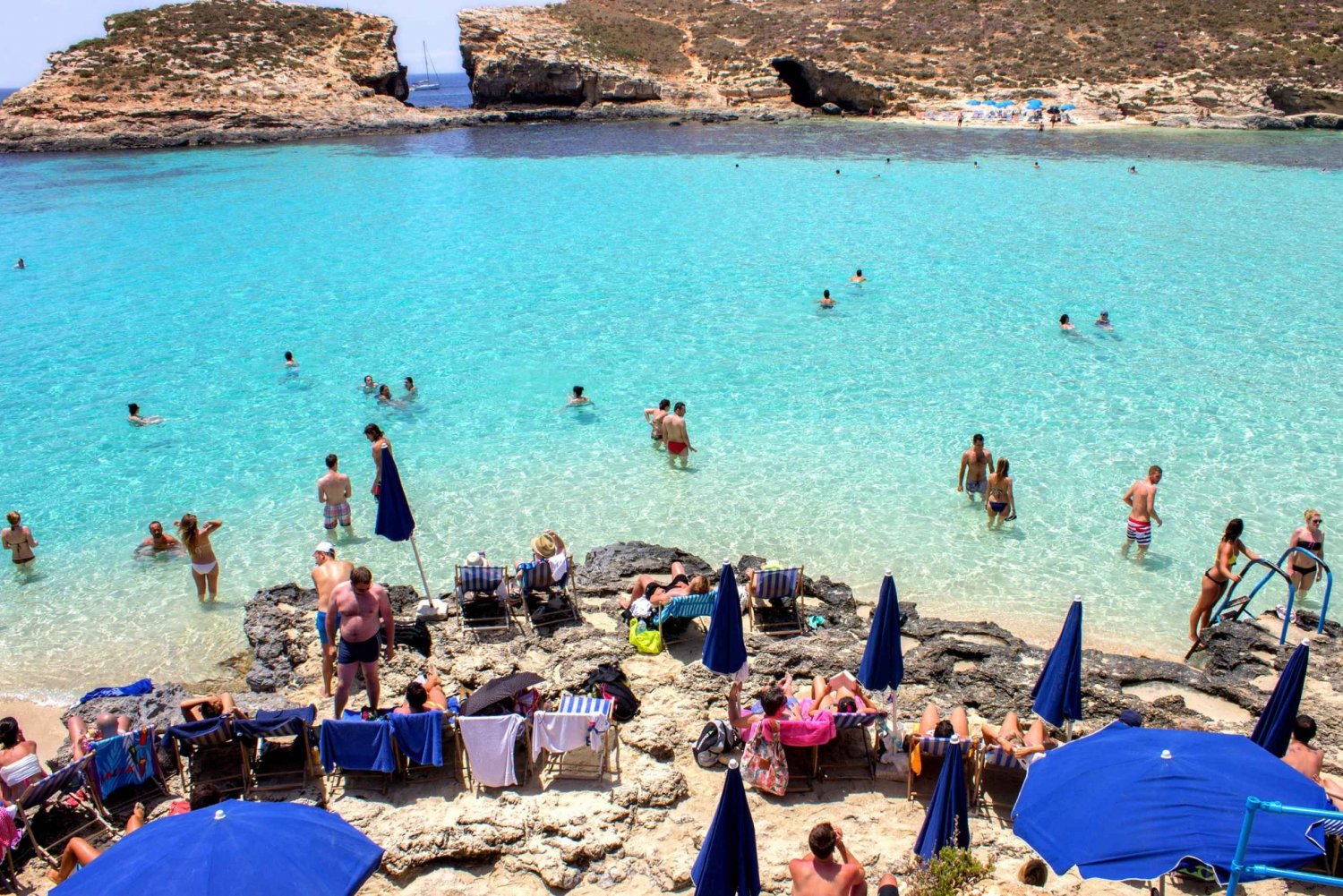Full-Day Cruise to Comino and Blue Lagoon with Open Bar