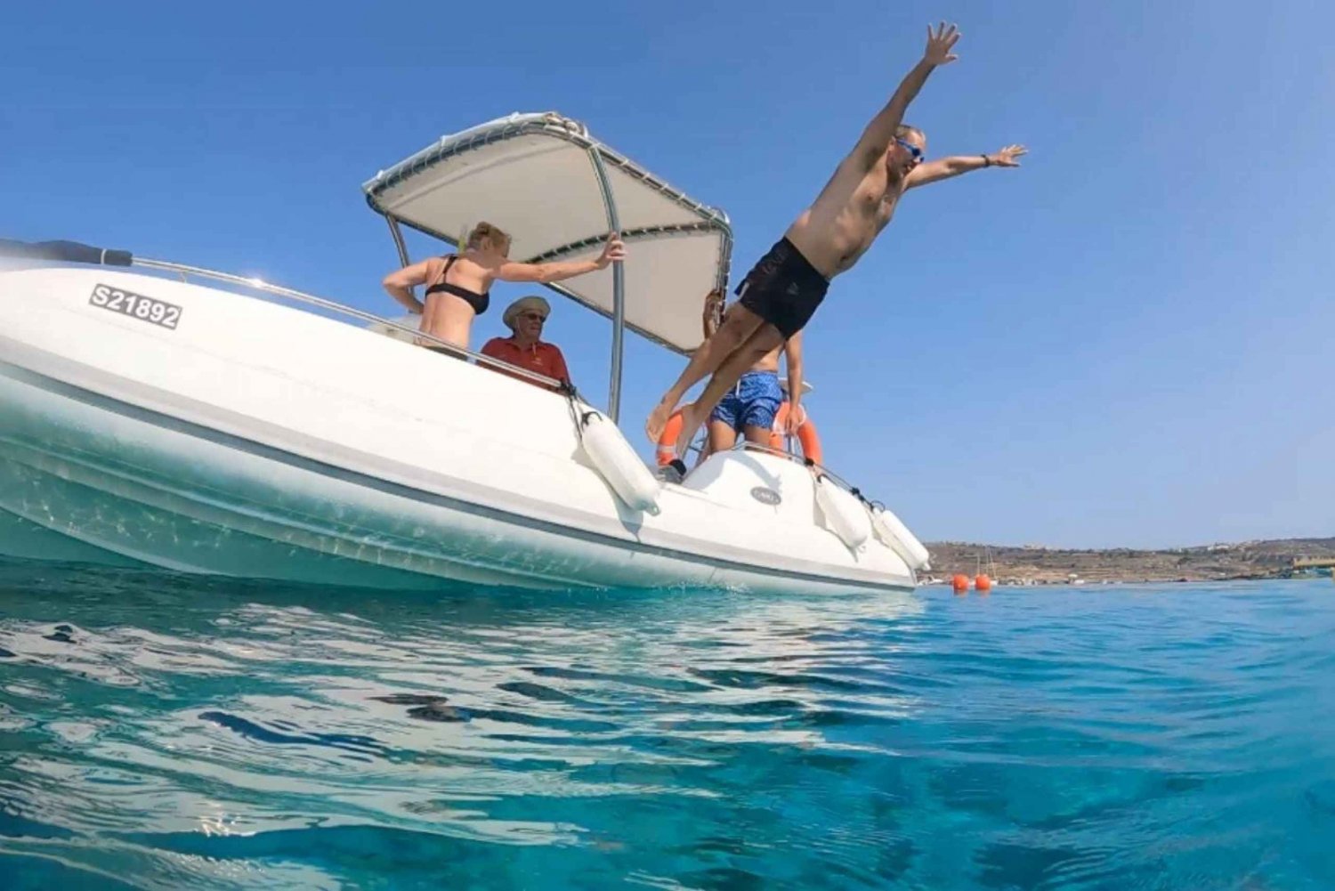 Aventura de barco e mergulho com snorkel em Gozo e Comino