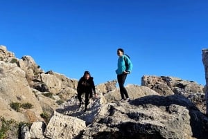 Gozo Unveiled: Guided Hiking Tour with Bouldering