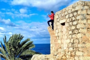 Gozo Unveiled: Guided Hiking Tour with Bouldering