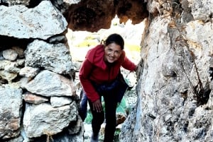 Gozo Unveiled: Guided Hiking Tour with Bouldering