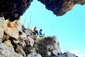 Gozo Unveiled: Guided Hiking Tour with Bouldering