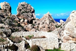 Gozo Unveiled: Guided Hiking Tour with Bouldering