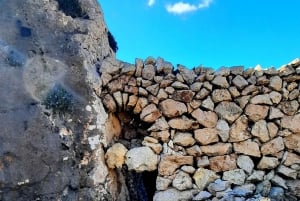 Gozo Unveiled: Guided Hiking Tour with Bouldering