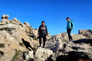 Gozo Unveiled: Guided Hiking Tour with Bouldering