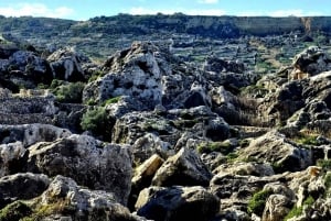 Gozo Unveiled: Guided Hiking Tour with Bouldering