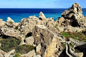 Gozo Unveiled: Guided Hiking Tour with Bouldering