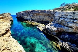 Gozo Unveiled: Guided Hiking in Comino Island