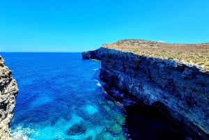 Gozo Unveiled: Guided Hiking in Comino Island