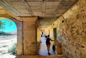 Gozo Unveiled: Guided Hiking in Comino Island