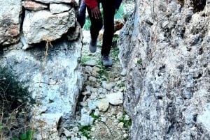 رحلة غوزو المكشوفة: جولة مشي بصحبة مرشد في غوزو - تسلق الصخور