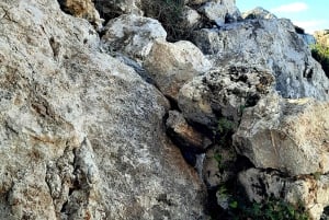 رحلة غوزو المكشوفة: جولة مشي بصحبة مرشد في غوزو - تسلق الصخور