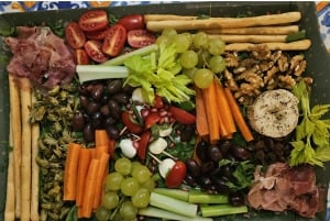 Gozo: Picnic ved solnedgang i Xlendi-bugten med dværgede geder