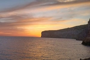 Gozo: Picnic ved solnedgang i Xlendi-bugten med dværgede geder