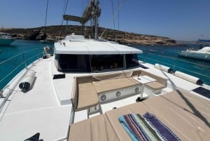 St. Paul's Bay: Half-Day Luxury Catamaran Tour with Drinks