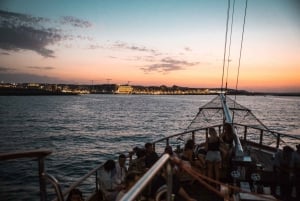 Malta: Festa de barco pirata preguiçoso com bebidas e comida